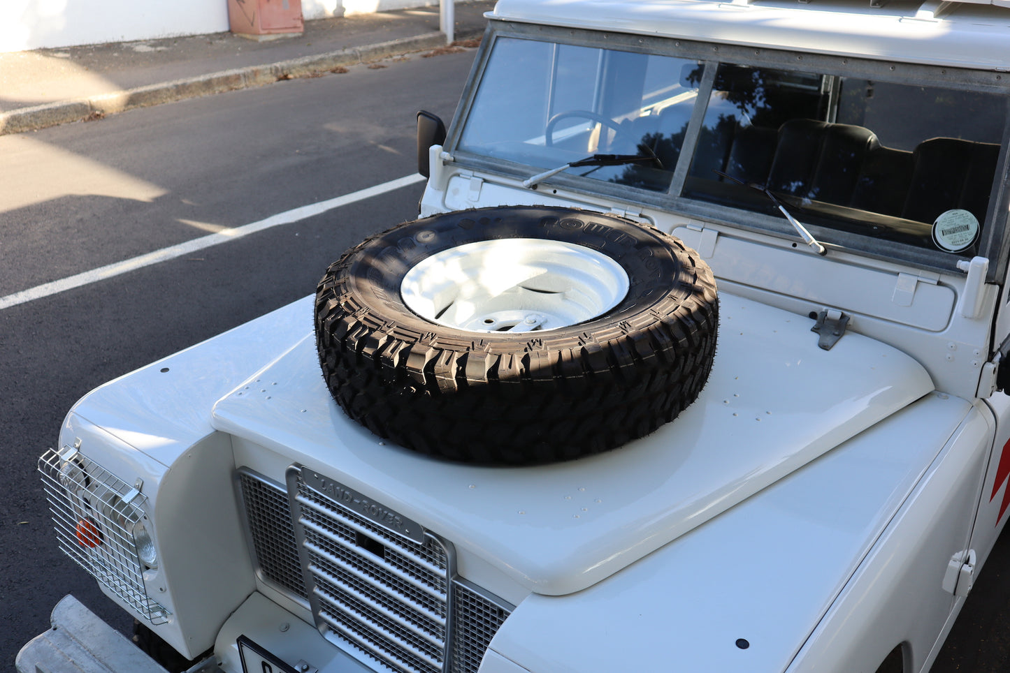 1976 Land Rover Series 3 - 3.0 V6 Ford Cortina