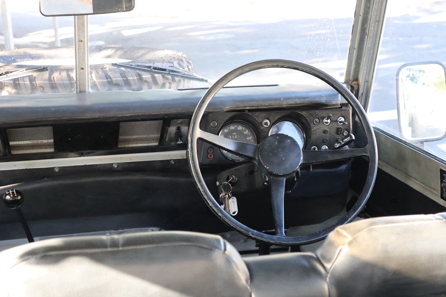 1976 Land Rover Series 3 - 3.0 V6 Ford Cortina