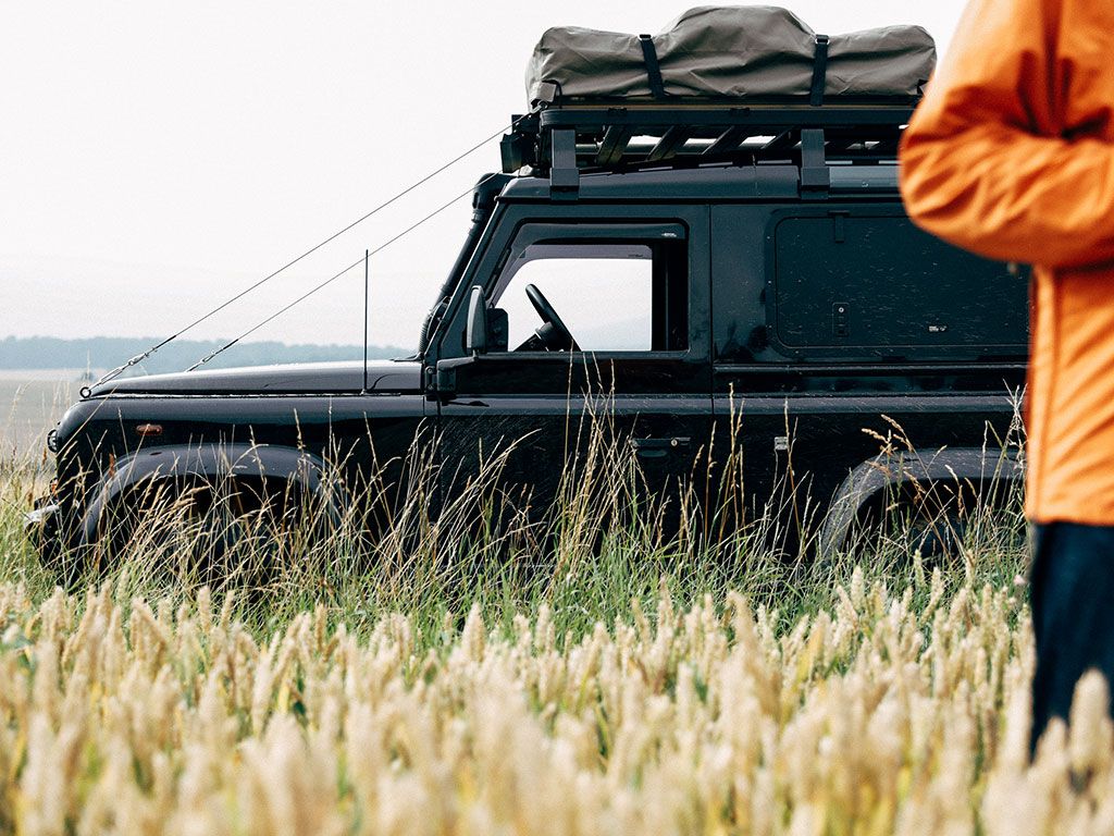 LAND ROVER DEFENDER 90 (1983-2016) SLIMLINE II ROOF RACK KIT / TALL - BY FRONT RUNNER