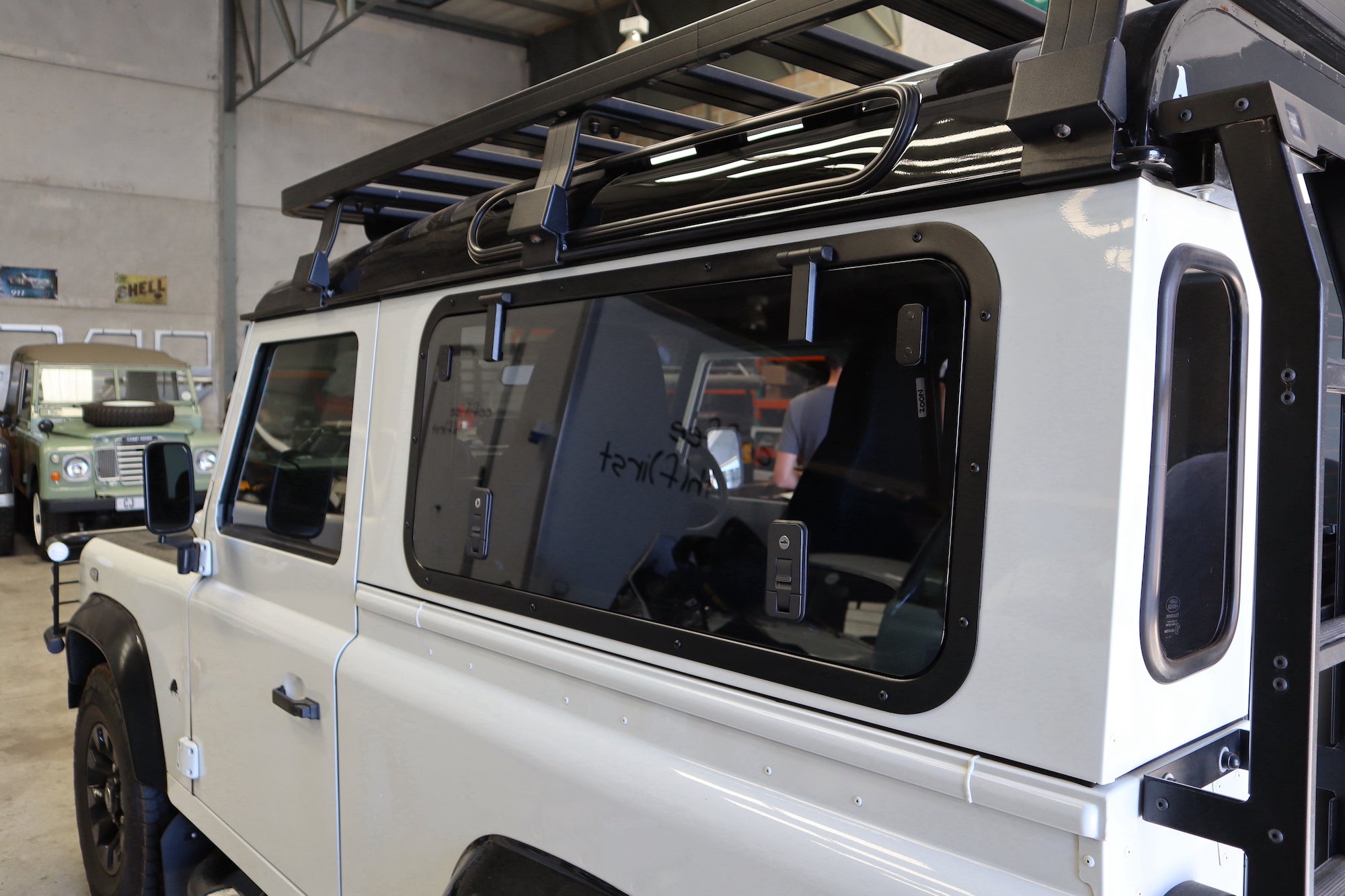 Defender 110 outlet panoramic glass