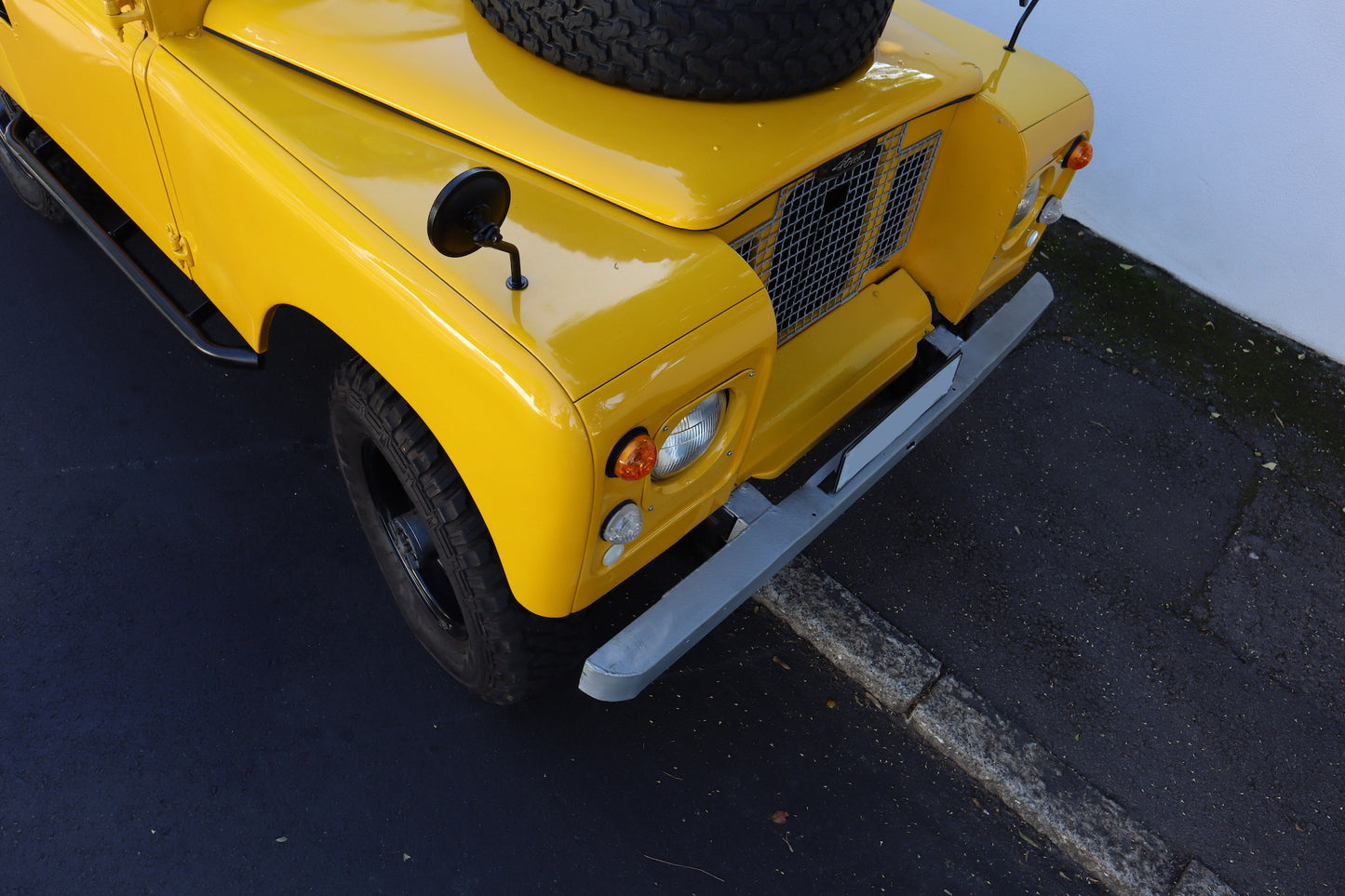 1972 Land Rover Series 2A - Yellow